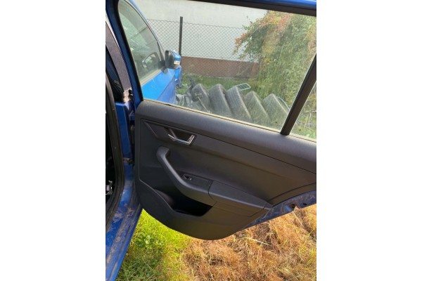 DOOR RIGHT REAR SKODA FABIA III STATION WAGON Catalog number of the part DRZWI PRAWE TYLNE SKODA FABIA III HB POZNAN DAMTAS