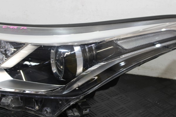 LED LAMP LEFT FRONT 81150 F4031 TOYOTA CHR C HR Part manufacturer Toyota OE