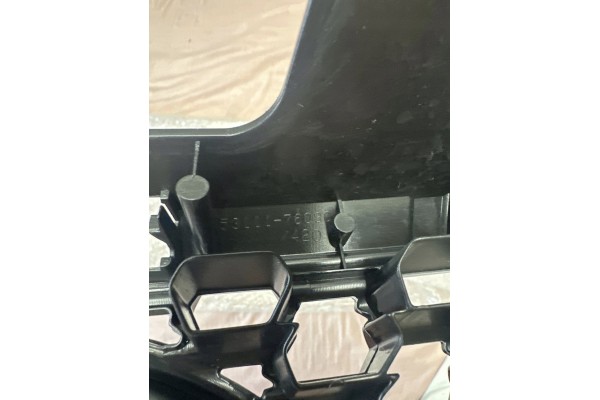 LEXUS CT LIFT 2017 2022 DUMMY GRILL GRILLE IN FRONT BUMPER FRONT Car type passenger cars