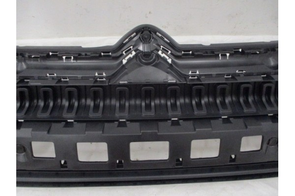 GRILL DUMMY C C3 AIRCROSS YQ009884XT CITROEN PEUGEOT Color black