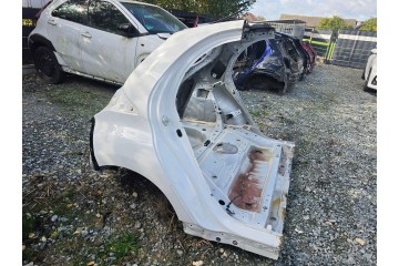 TOYOTA YARIS IV TY CWIARTKA BOK BIAY 040 Car type passenger cars