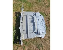 Toyota Yaris GR panel trasero con bandeja