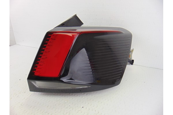9810477080 PILOTO TRASERO DERECHO PEUGEOT 3008