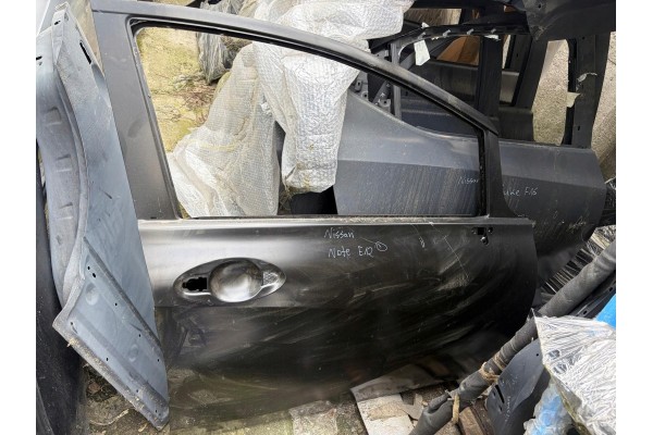 Door front right Nissan Note E12 NEW Catalog number of the part DRZE12
