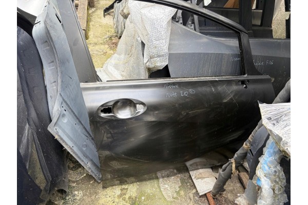 Door front right Nissan Note E12 NEW Part manufacturer Nissan OE