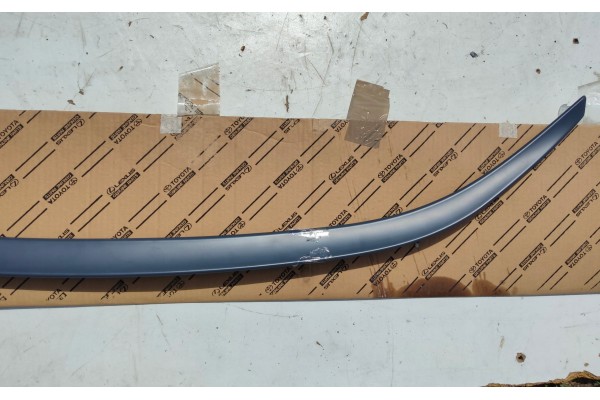 SPOILER LOTKA KLAPY TYLNEJ TOYOTA COROLLA E21 SEDAN NOWY ORYGINALNY Part manufacturer Toyota OE