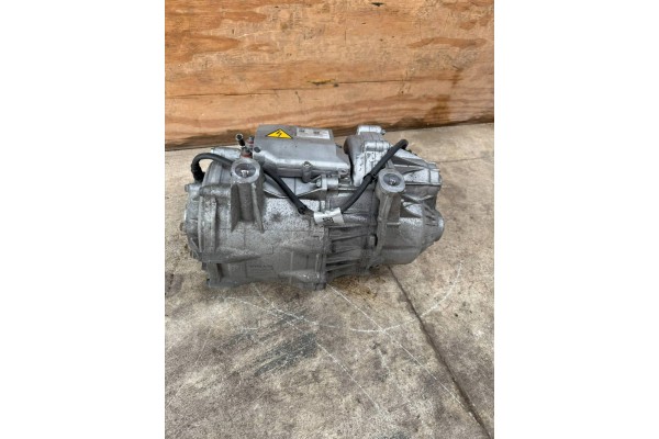 Volvo V60 II T8 2022 REAR MOTOR MECHANISM 32339095 ELECTRIC Car type 4x4 SUV