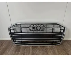 Rejilla frontal AUDI A6 C8 4K0 S-LINE para ACC (Control de Crucero Adaptativo) - Nueva, Original, en Perfecto Estado