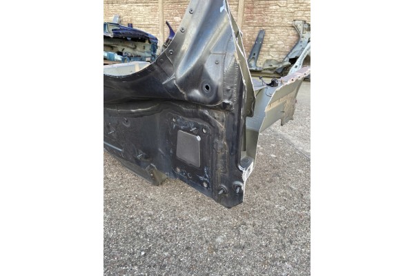 Audi A8 D5 4N pas tylny bagaznika wanna podoga wzmocnienie Version European