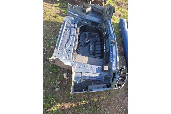 MERCEDES W205 STATION WAGON PETROL LUGGAGE TUB 2056100175 2 0 CGI 274920 IDEAL