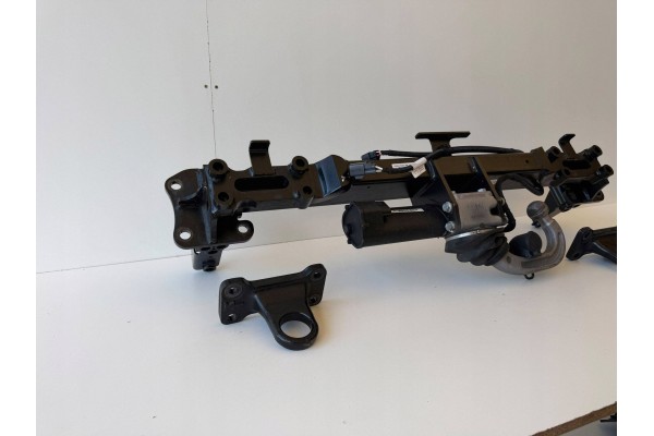 LAND ROVER DEFENDER L663 TOW BAR P8BM 17K817 AB ORIGINAL Catalog number of the part P8BM 17K817 AB