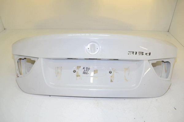 BMW E90 LCI 300 TAILGATE Packaging status replacement