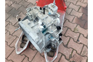 GEARBOX AUTOMATIC QASHQAI J11 X TRAIL T32 1 3 TCE 320107649R Catalog number of the part 320107649R DW5006 SKRZYNIA BIEGOW AUTOMA