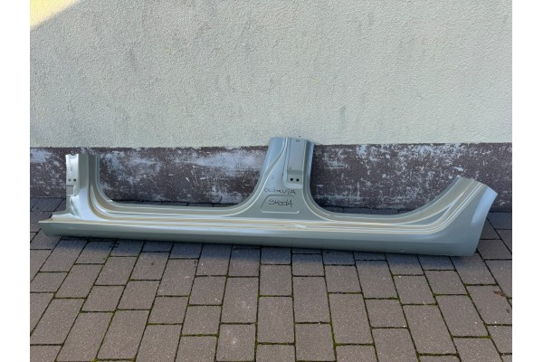 SKODA OCTAVIA III 3 12 19 5E0 POST THRESHOLD LEFT THRESHOLD PLATING NEW
