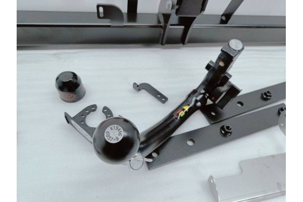 Toyota C-HR I 2016-2023 Bola de Remolque Desmontable (OEM Brink) PW960