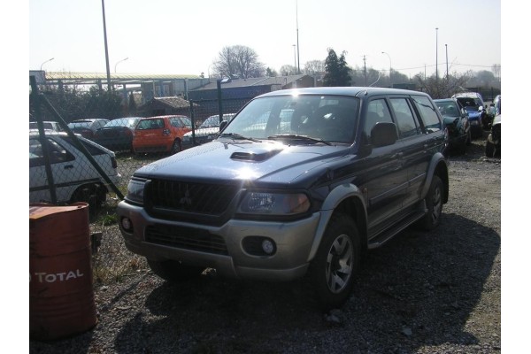 ROOF POST MITSUBISHI PAJERO SPORT SALE
