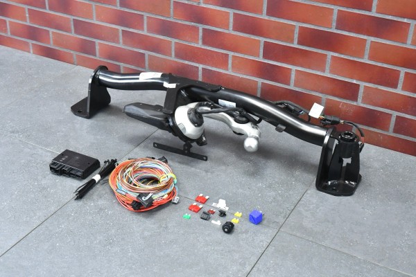 ELECTRIC TOW BAR INSTALLATION BMW X2 U10 4651km Part manufacturer BMW OE