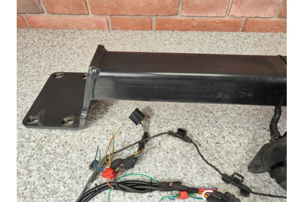 Pull out hook vertical with lock fits ALFA ROMEO STELVIO 12 16 Customs tariff code 87082990