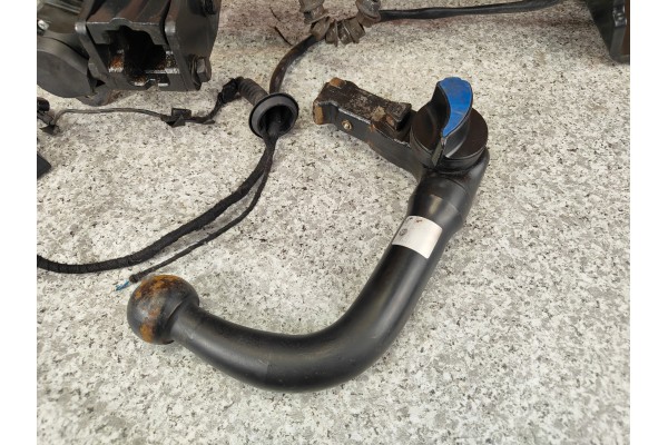 Gancho de remolque desmontable vertical para BMW X5 E70 2006-2013
