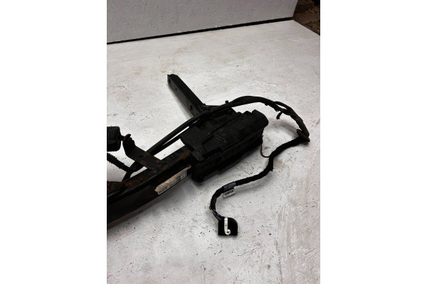 TOWBAR A4 B9 8W0800491M MODULE 4M0907383F CONDITION BDB ORIGINAL Color gray