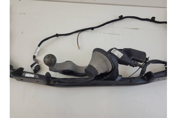 Barra de remolque para VW Passat B9 Familiar 3J0803881A