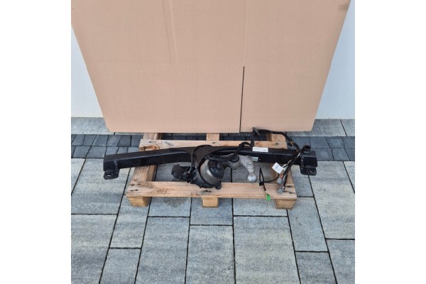 VOLVO XC40 32270802 TOWBAR
