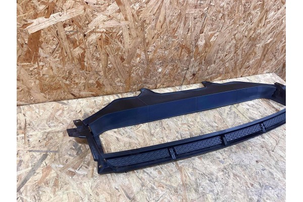 BUMPER GRILLE REAR Porsche Macan 95B 95b8079251e0 Car type passenger cars