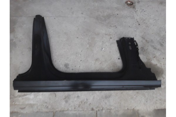 Slupek prog poszycie A4 B9 8w0 lift 19 23 Catalog number of the part 577765788999