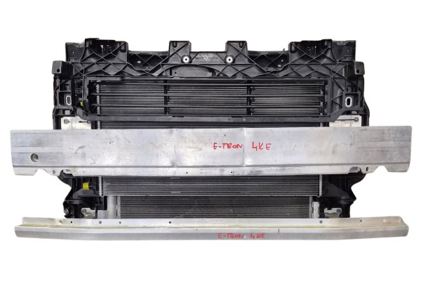 FRONT BELT SET OF RADIATORS AUDI E TRON 4K 2019