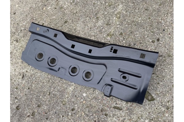 Skoda Fabia 3 III station wagon 14 Belt rear center wall lower reinforcement 6V9 Quality of parts according to GVO O original wi