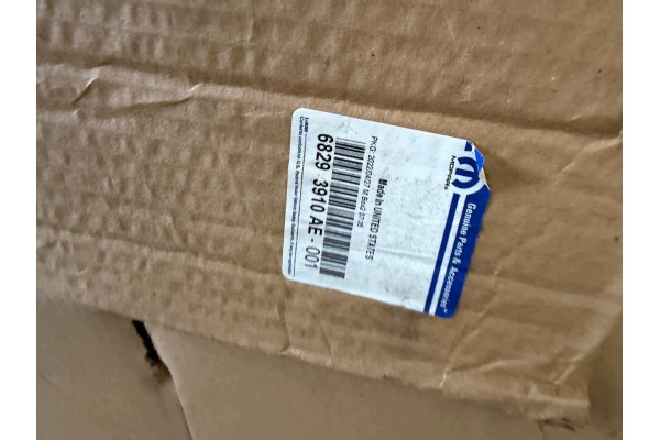 DODGE RAM 1500 2019 DT celo zadni korby Packaging status original