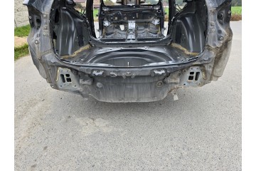TOYOTA COROLLA E21 BATHTUB BELT REAR 209 19r