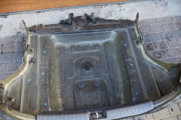 Hyundai Ioniq Hybrid rear seat belt floor pan floor section NKA 2018 Bydgoszcz Part manufacturer Hyundai OE