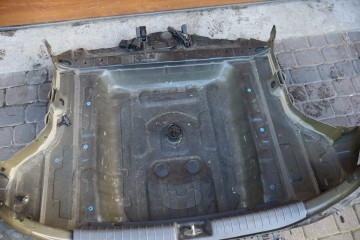 Hyundai Ioniq Hybrid rear seat belt floor pan floor section NKA 2018 Bydgoszcz Part manufacturer Hyundai OE