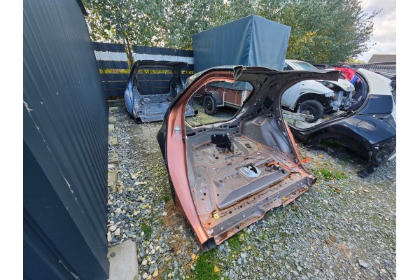 TOYOTA AYGO X LIFT 1 5 HYB PAS TY SCIANA CWIARTKA BOK