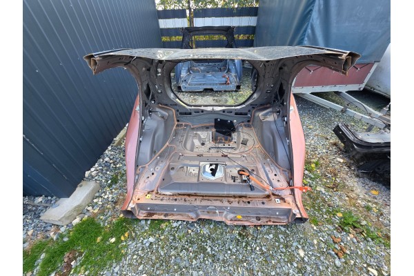 TOYOTA AYGO X LIFT 1 5 HYB PAS TY SCIANA CWIARTKA BOK Packaging status replacement