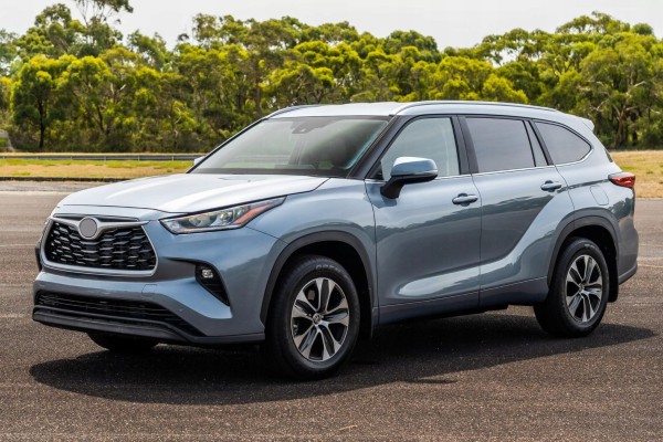 TOYOTA HIGHLANDER IV XU70 2019 FRONT LEFT DOOR 670020E171 Installation side front left