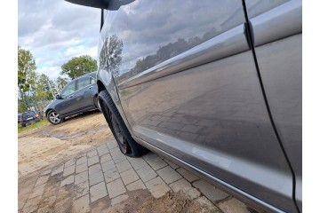 FRONT DOOR LEFT VW TOURAN LD7X Part manufacturer Volkswagen OE