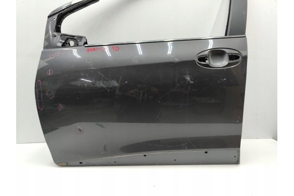 Toyota Yaris III 5D FRONT LEFT FRONT DOOR Car type passenger cars
