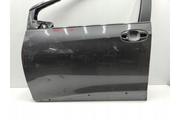 Toyota Yaris III 5D FRONT LEFT FRONT DOOR Car type passenger cars