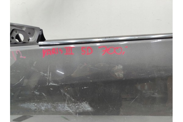 Toyota Yaris III 5D FRONT LEFT FRONT DOOR Product weight with unit packaging 7 48 kg