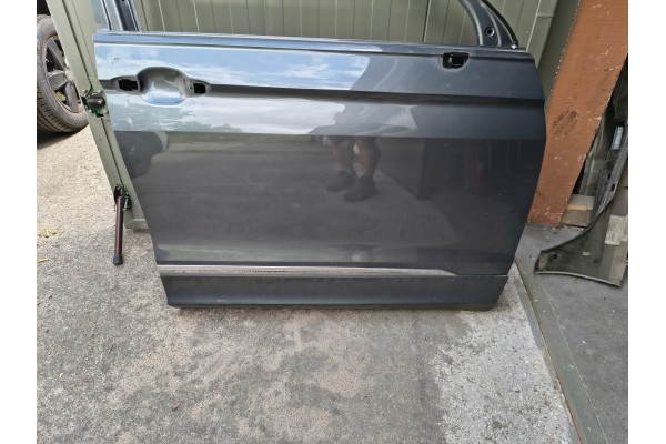 VW TIGUAN II DOOR RIGHT FRONT 5NA831312E VERY NICE Installation side front right