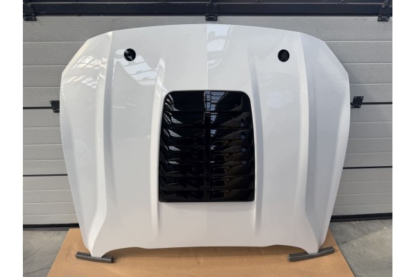 Engine cover aluminium Ford Mustang VI lift 2018 2023 GT500 Quality of parts according to GVO P replacement with original qualit