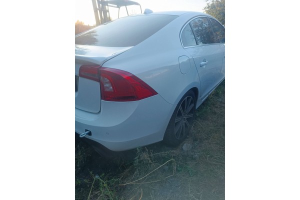 Luggage compartment flap Lotka Volvo S60 II Link in colour 707 Part manufacturer Volvo OE