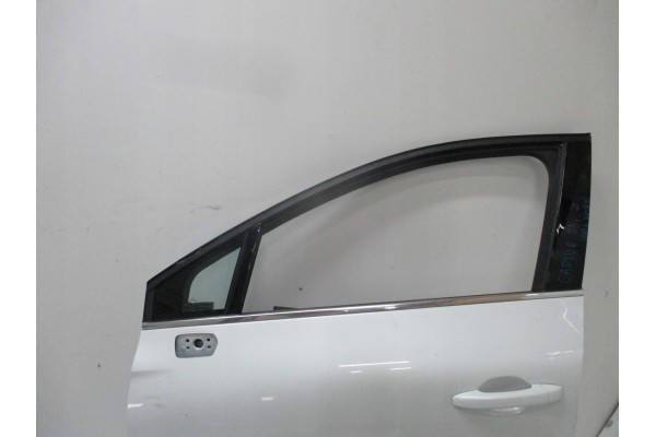 Door RENAULT CAPTUR II left front BSZ Catalog number of the part DRZWI LP CAPTUR 1576