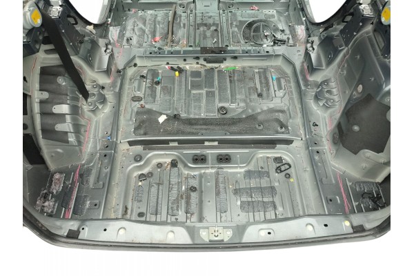 REAR BELT BATH MERCEDES GLC I X253 2015 2019 PAINT CODE 992 Packaging status replacement