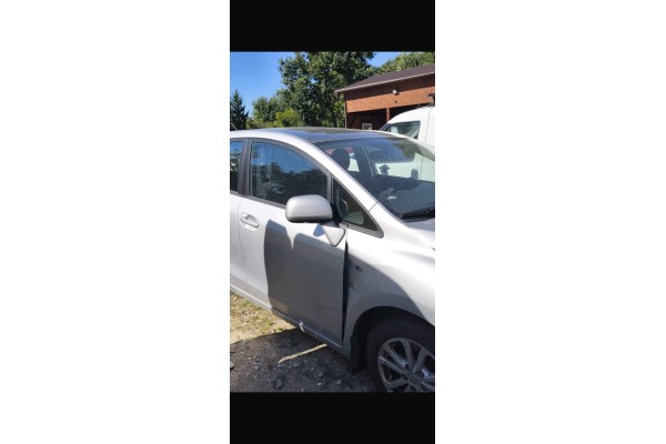 szklany dach panorama toyota verso 2010