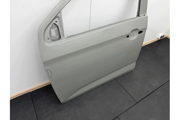 ISUZU D MAX DMAX III 2020r 5D DOOR LEFT FRONT NEW ORIGINAL Quality of parts according to GVO O original with manufacturer s logo