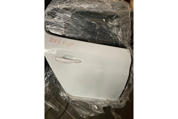 Peugeot 208 II EWP right rear door