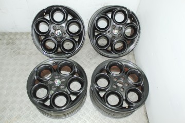 R16 JUEGO LLANTAS ALFA ROMEO 147 (190) 1.9 JTD Impression 2004 R16 209200 ALFA ROMEO - 1